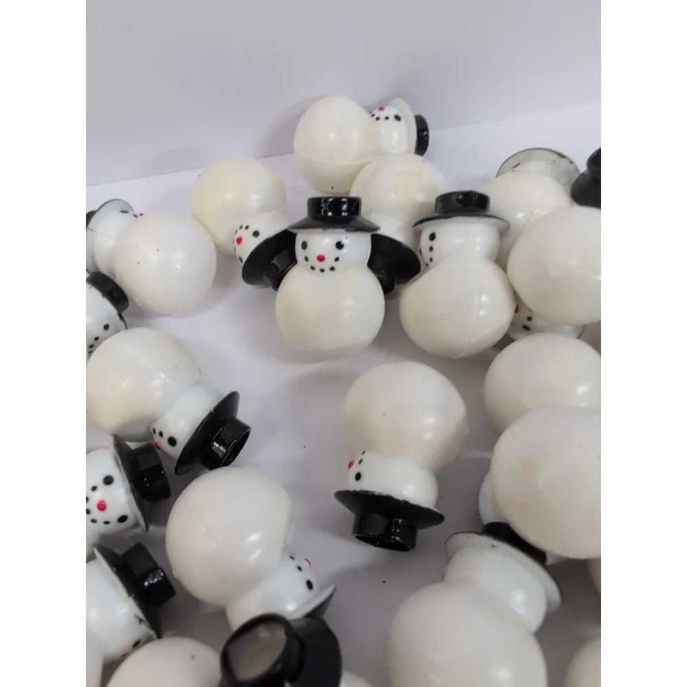 Lot of 39‎ Vintage Celluoid/Plastic Snowmen Blow Mold Christmas Light Covers.